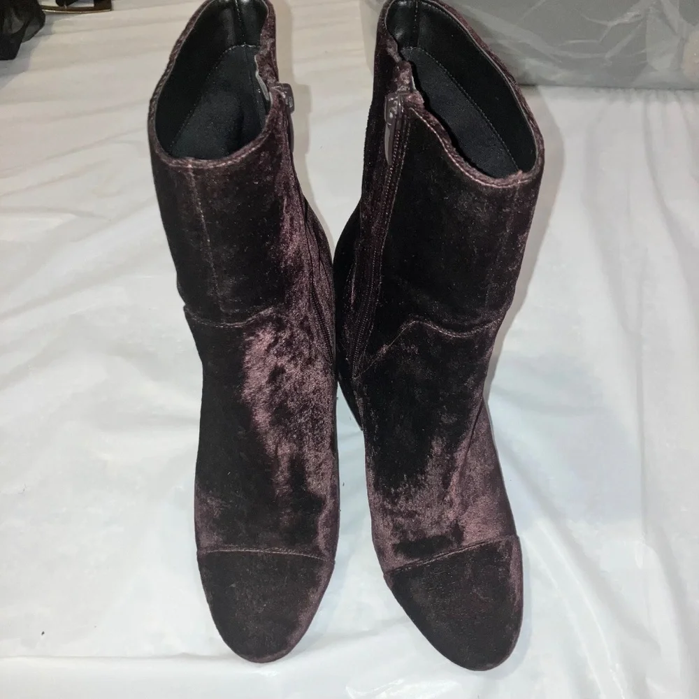 SOLD. Kendall + Kylie Burgundy Plum Velour Ankle Boots - Picture 2 of 8